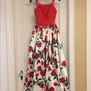 2-piece Red Floral Dress. Size 1-2.